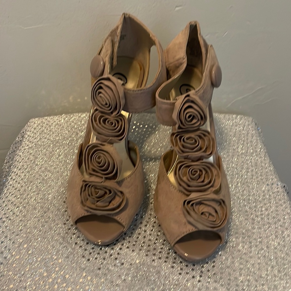 Candies soft pink heels